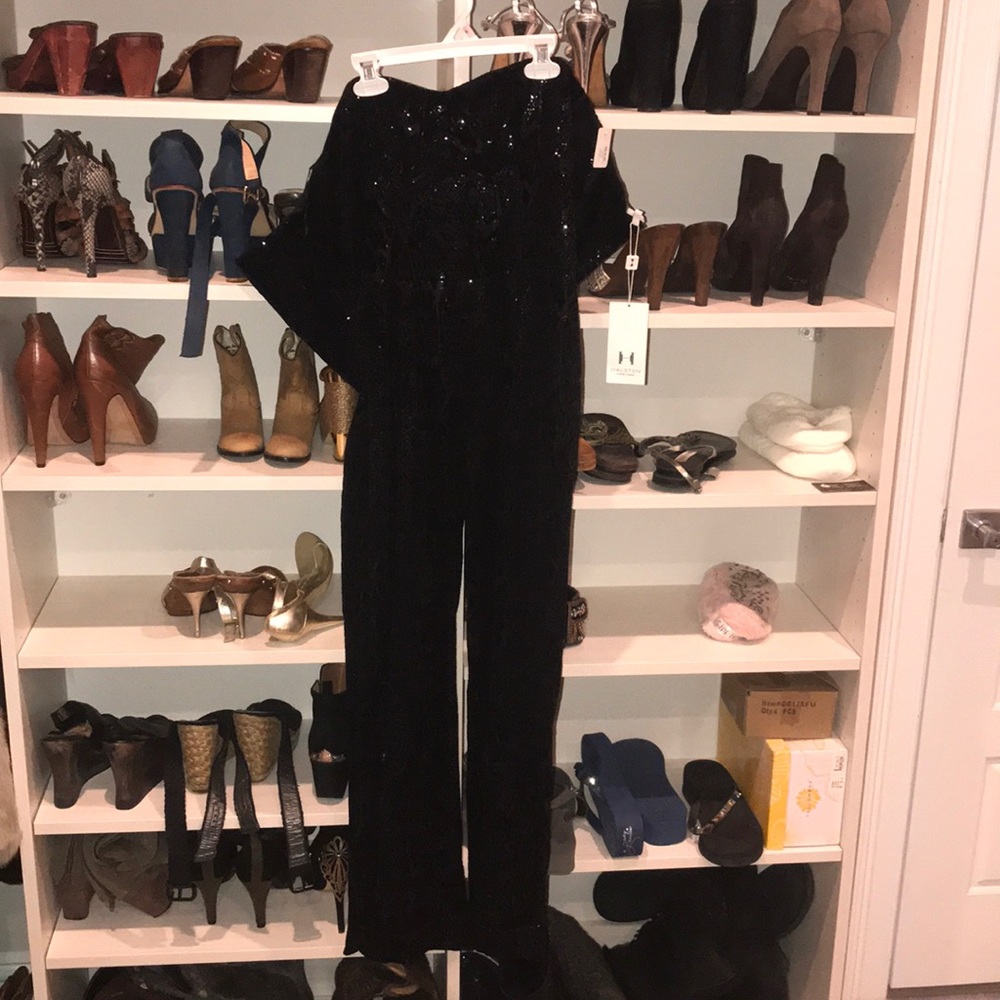 HALSTON size 4 DESIGNER JUMPSUIT.  NEVER BEEN WORN